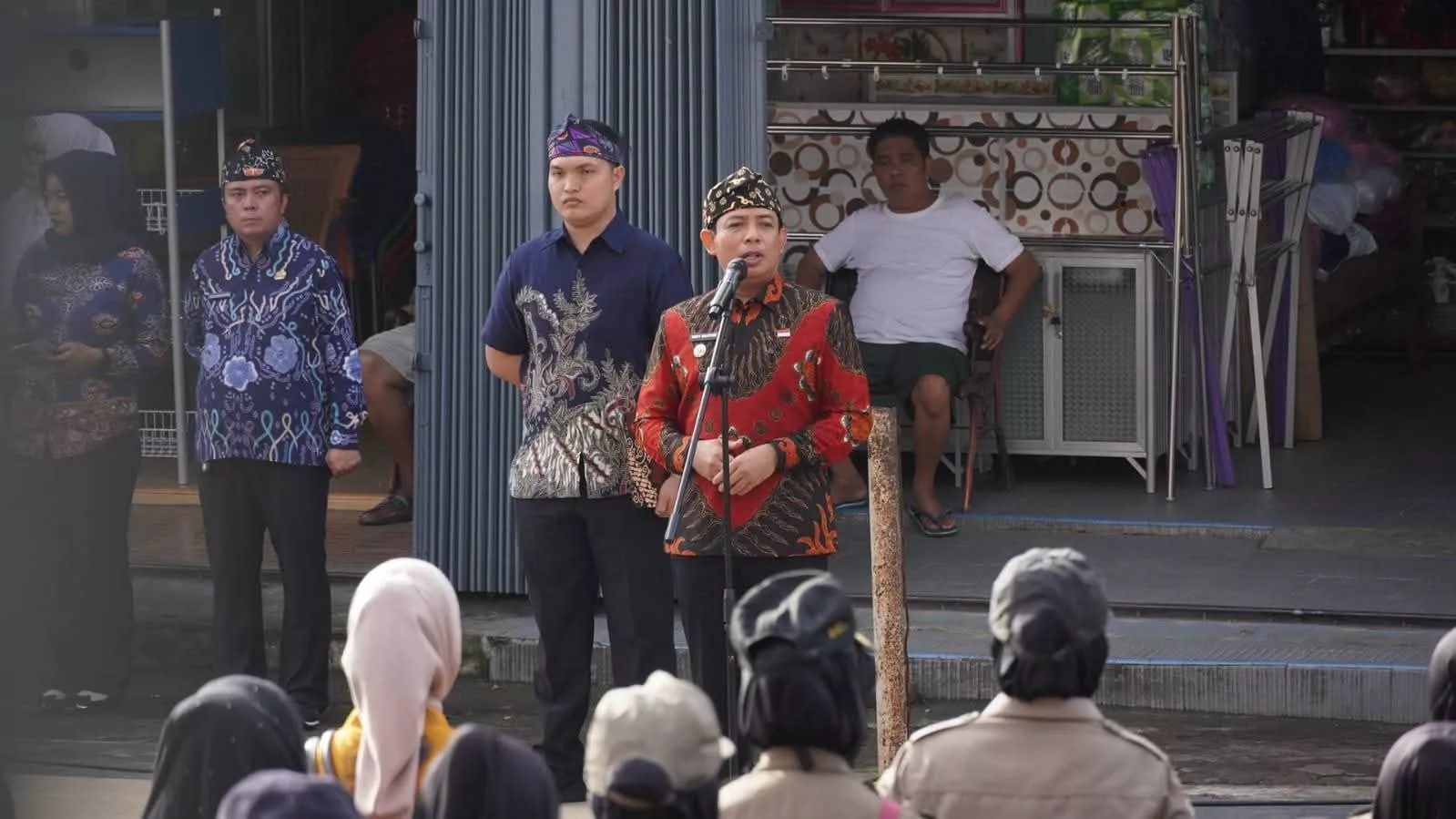 Dedy Wahyudi “Turun Gunung”, Pimpin Apel di KZ Abidin dan Kerahkan ASN Serbu Pasar