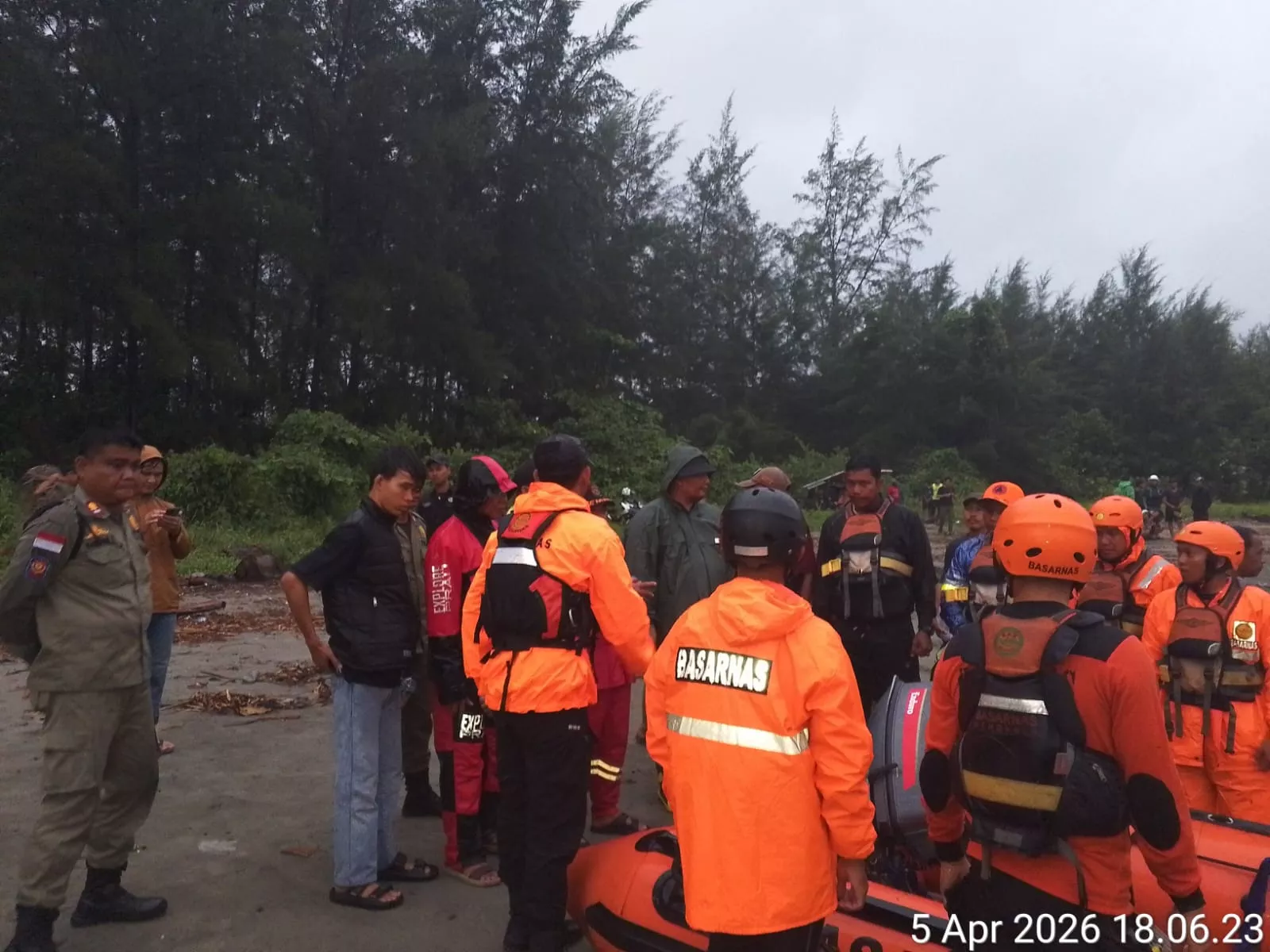 Kapal Nelayan Karam di Bengkulu, Satu Ditemukan dan Satu Masih Hilang