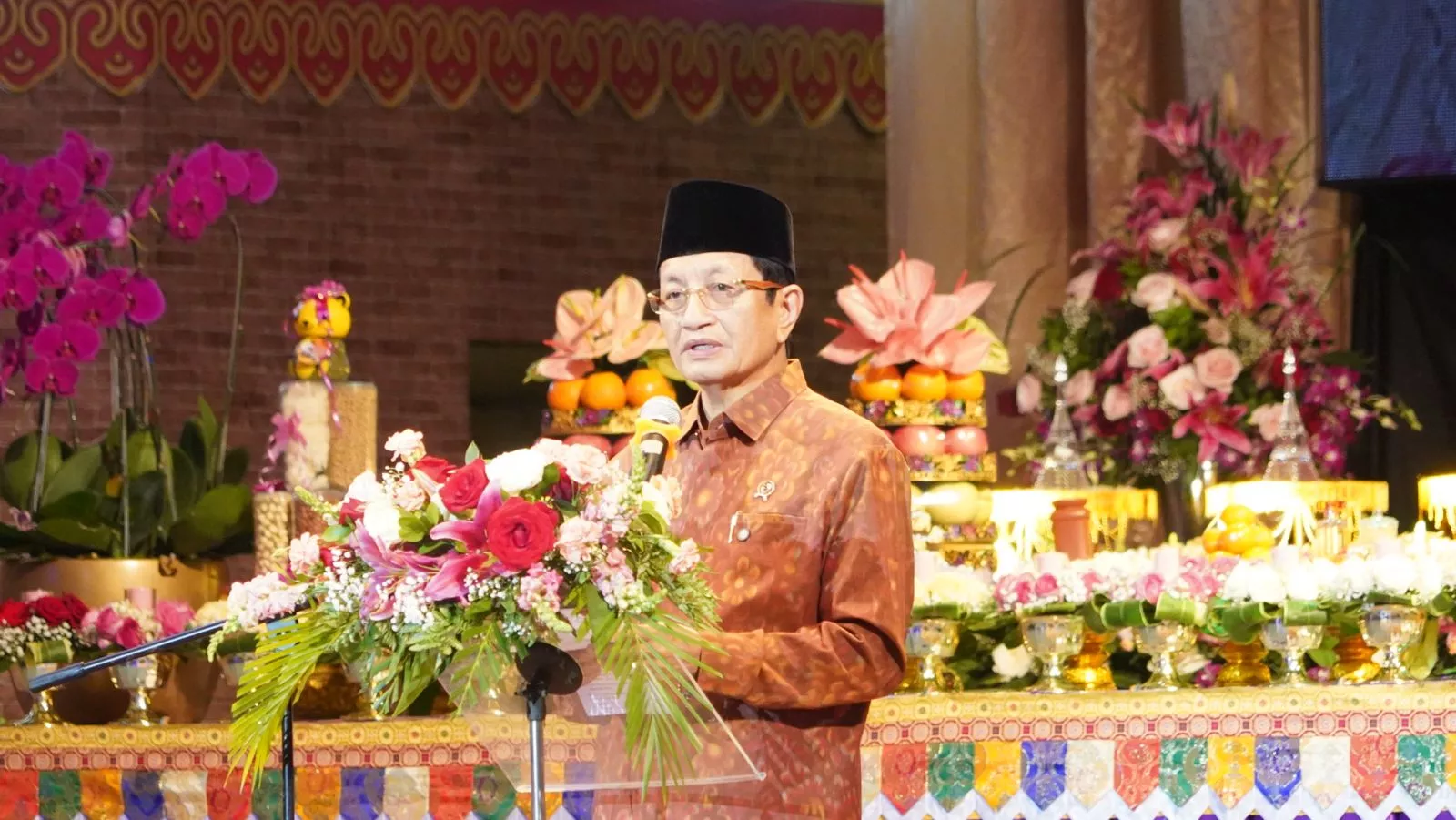 Menag di Waisak 2026: Perdamaian Dunia Dimulai dari Hati, Bukan Senjata