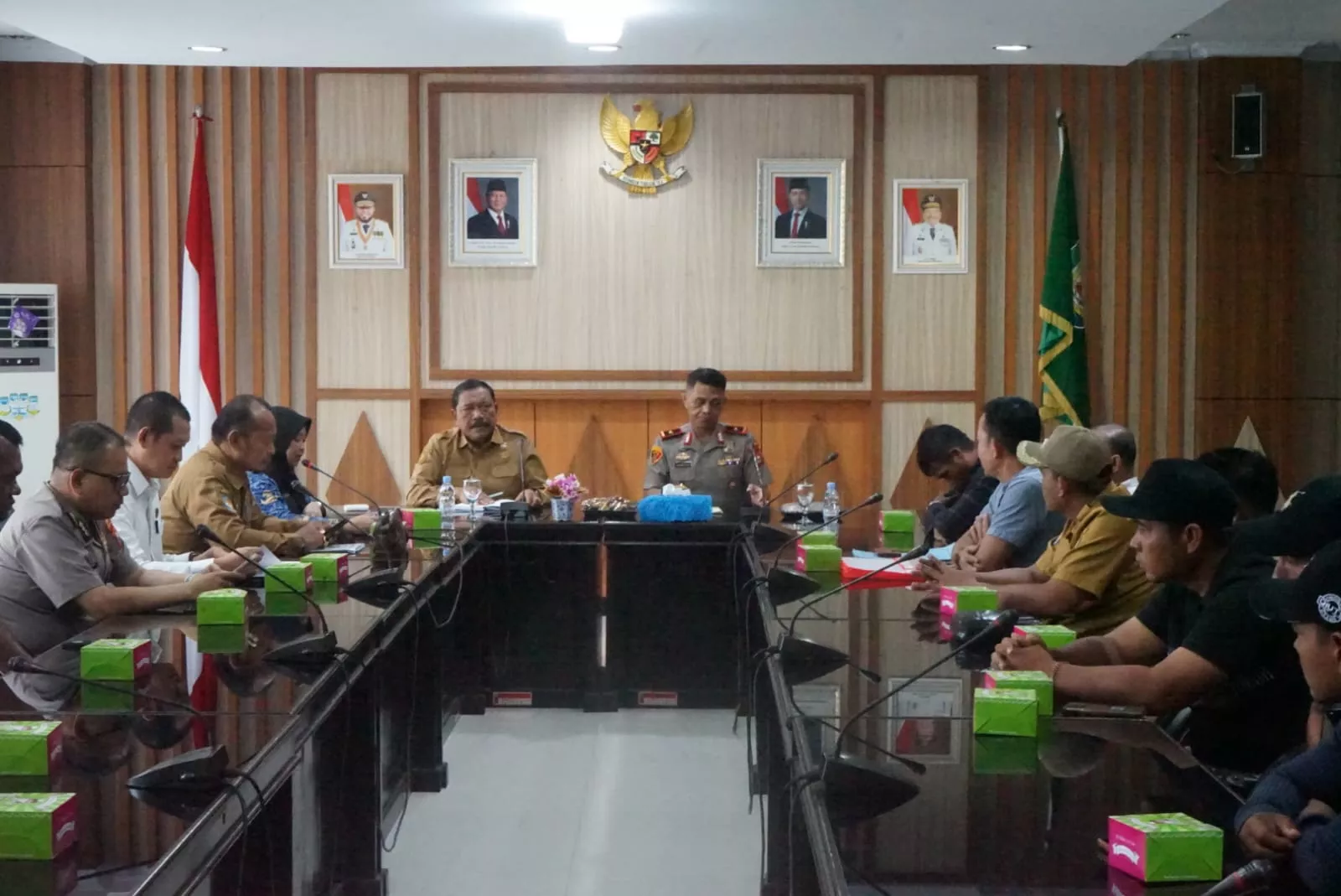 Warga Benteng Curhat Soal Batu Bara ke Pemprov, Wagub Mian: Pemerintah Harus Hadir Bantu Rakyat