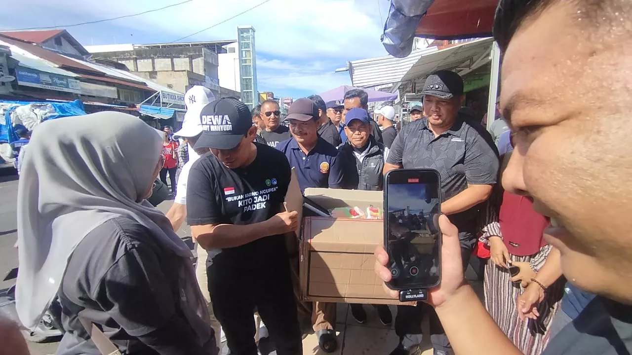 Sarapan Bersama PKL, Dedy Wahyudi Pilih Dialog Ketimbang Penggusuran di KZ Abidin