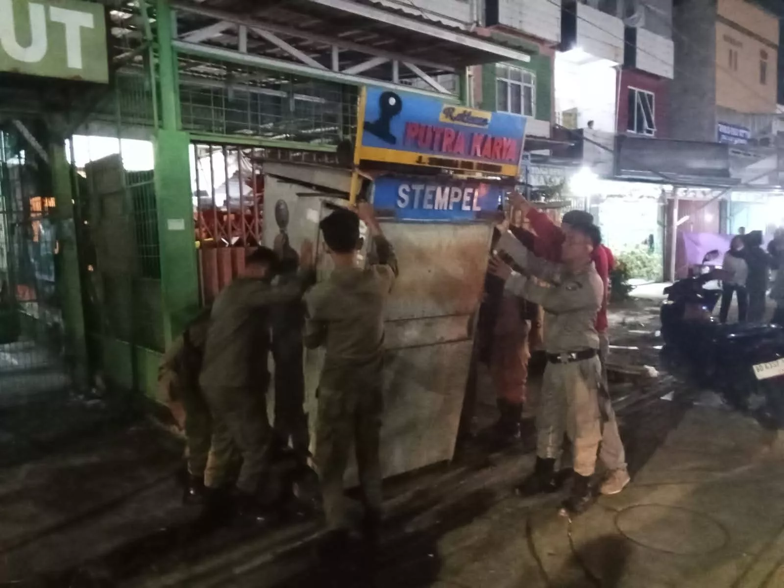 Lapak Membandel Dibongkar di Pasar Panorama, Teguran Pemerintah Diabaikan PKL