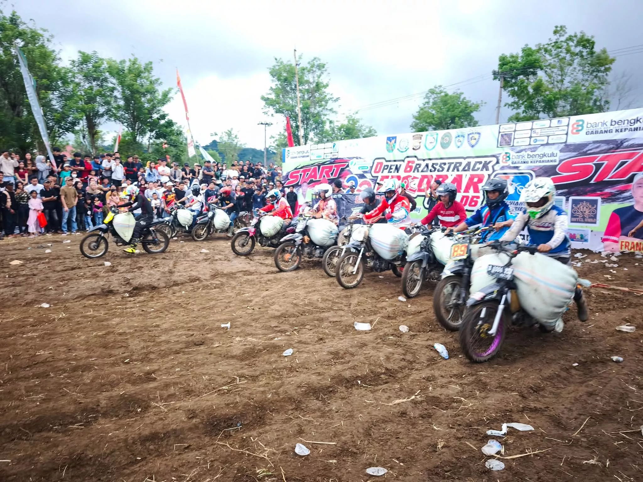 Grasstrack Escobar Cup 6 Ramaikan HUT Kepahiang, Crosser Cilik Jadi Sorotan