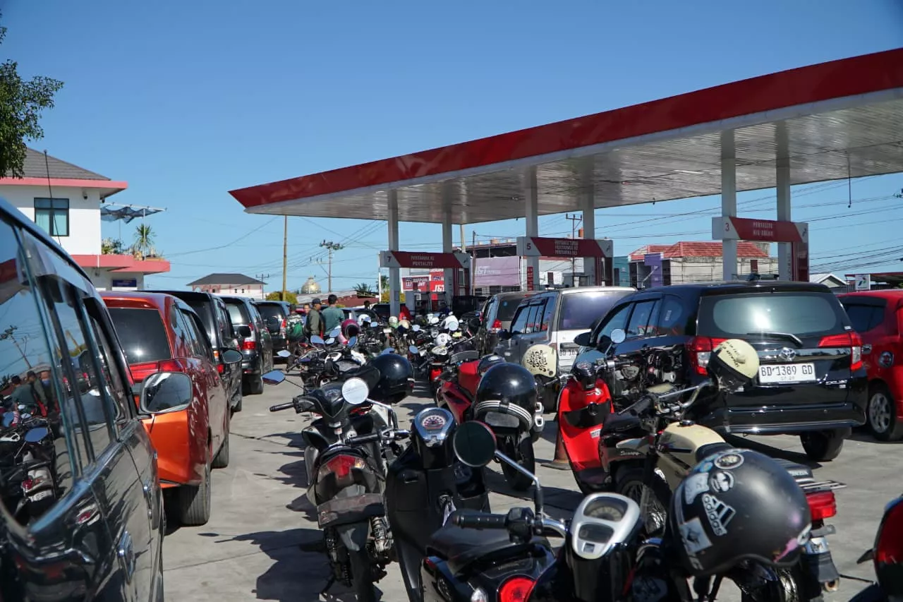 Antrean Panjang BBM di Bengkulu, Pertamina Pastikan Stok Aman dan Distribusi Normal