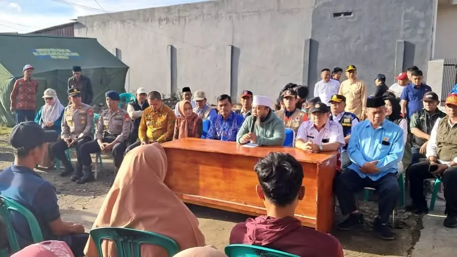 Rumah Warga Porak-Poranda! Gubernur Helmi Hasan Turun Langsung, Janji Bangun Kembali Secara Gotong Royong