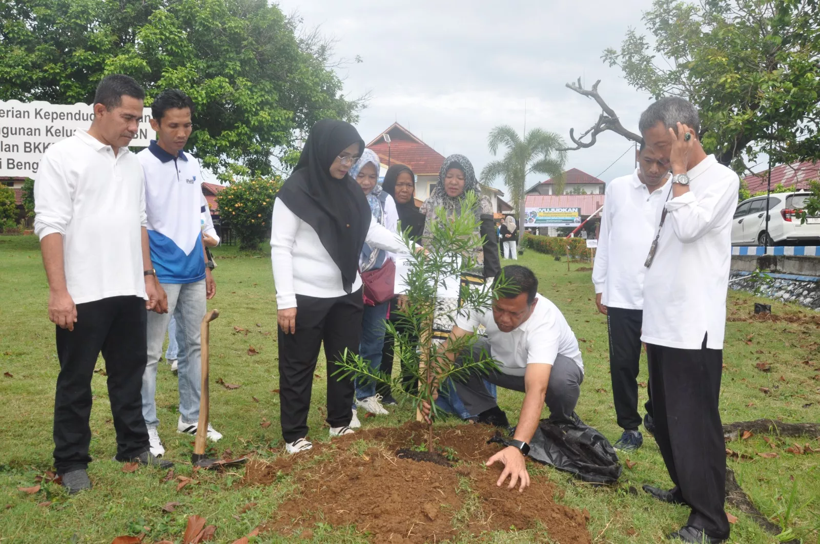 Gerakan ASRI BKKBN Bengkulu, 150 Bibit Pohon Ditanam untuk Selamatkan Lingkungan dan Masa Depan Generasi