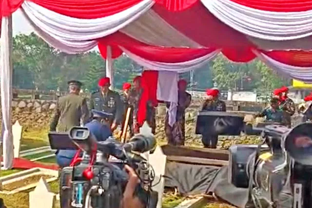 Panglima TNI Pimpin Pemakaman Mayor Zulmi di TMP Cikutra