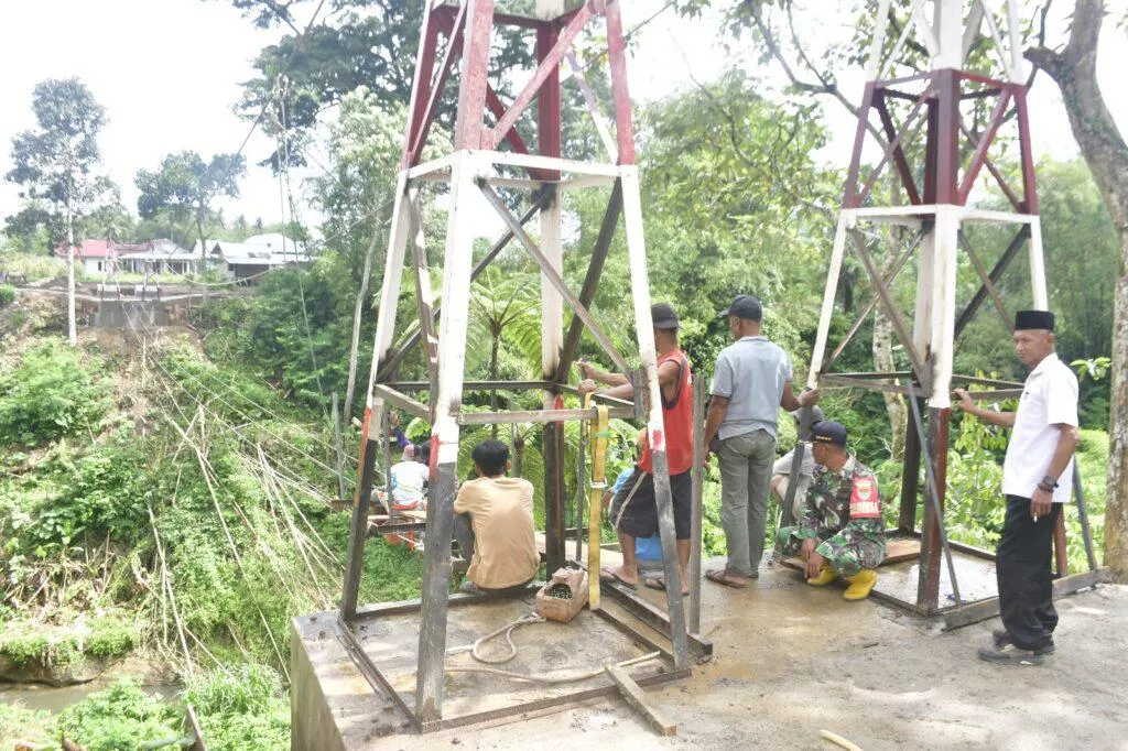 Akses Warga Dipermudah! Kodim 0409 Rejang Lebong Bangun 2 Jembatan Gantung, Progres Tembus 80 Persen