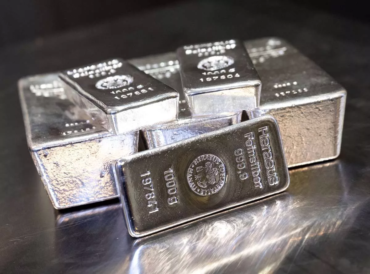 Gacor! Harga Perak Meroket Jelang Akhir Tahun 2025