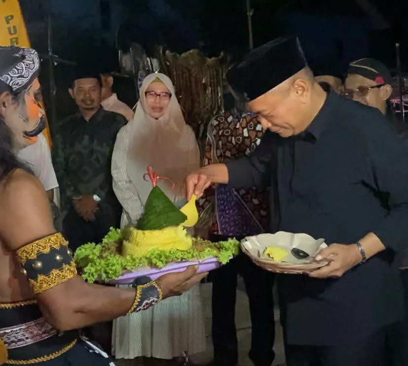 Bupati Bengkulu Tengah Potong Tumpeng di Margo Mulyo, Ribuan Warga Tumpah Ruah Sambut Tahun Baru Islam