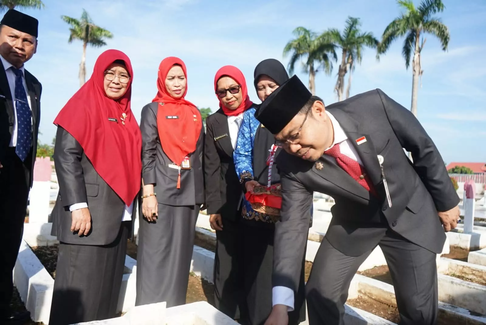 Pemprov Bengkulu Gelar Ziarah Tabur Bunga Peringati Harkitnas ke-118