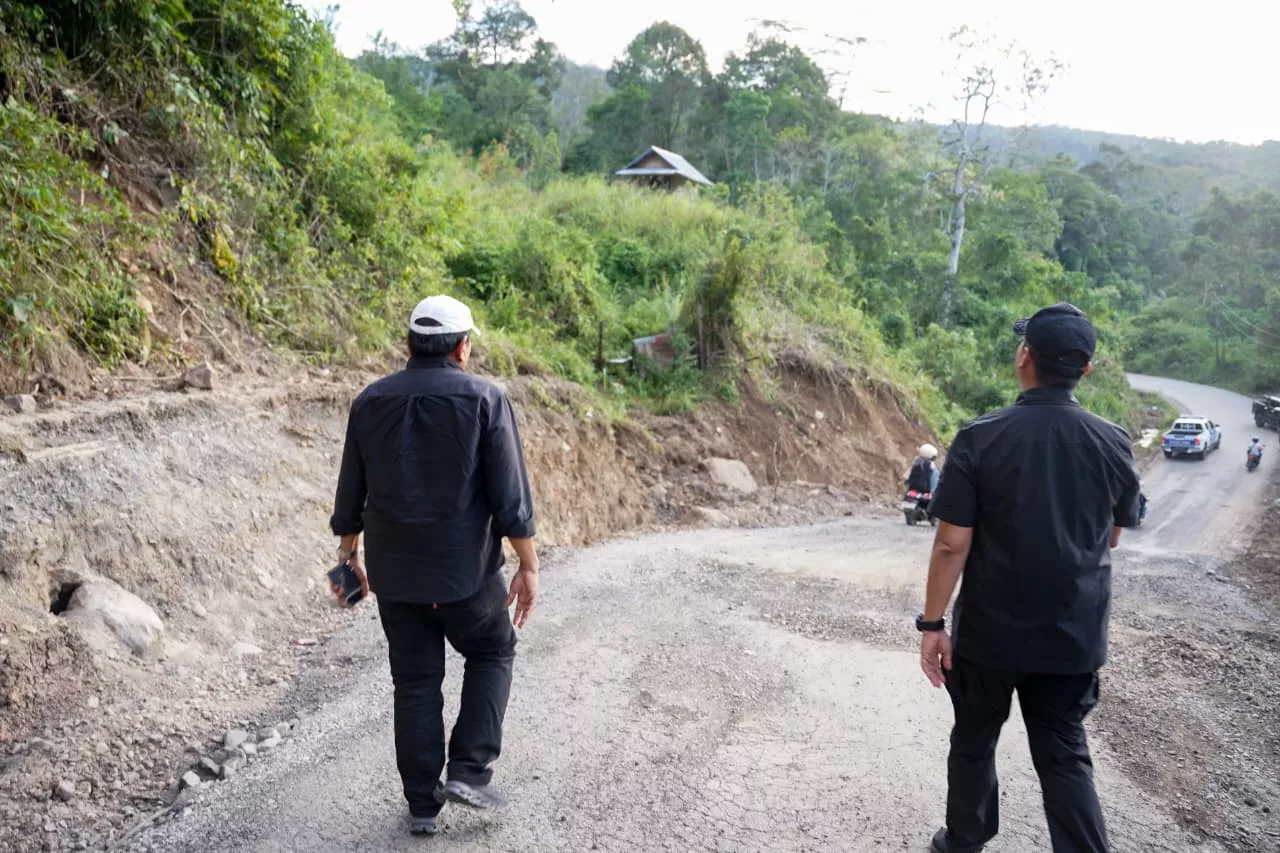 Telepon Langsung Bupati Lebong, Wagub Mian Tegaskan Pembangunan Jalan Talang Ratu Tak Boleh Molor