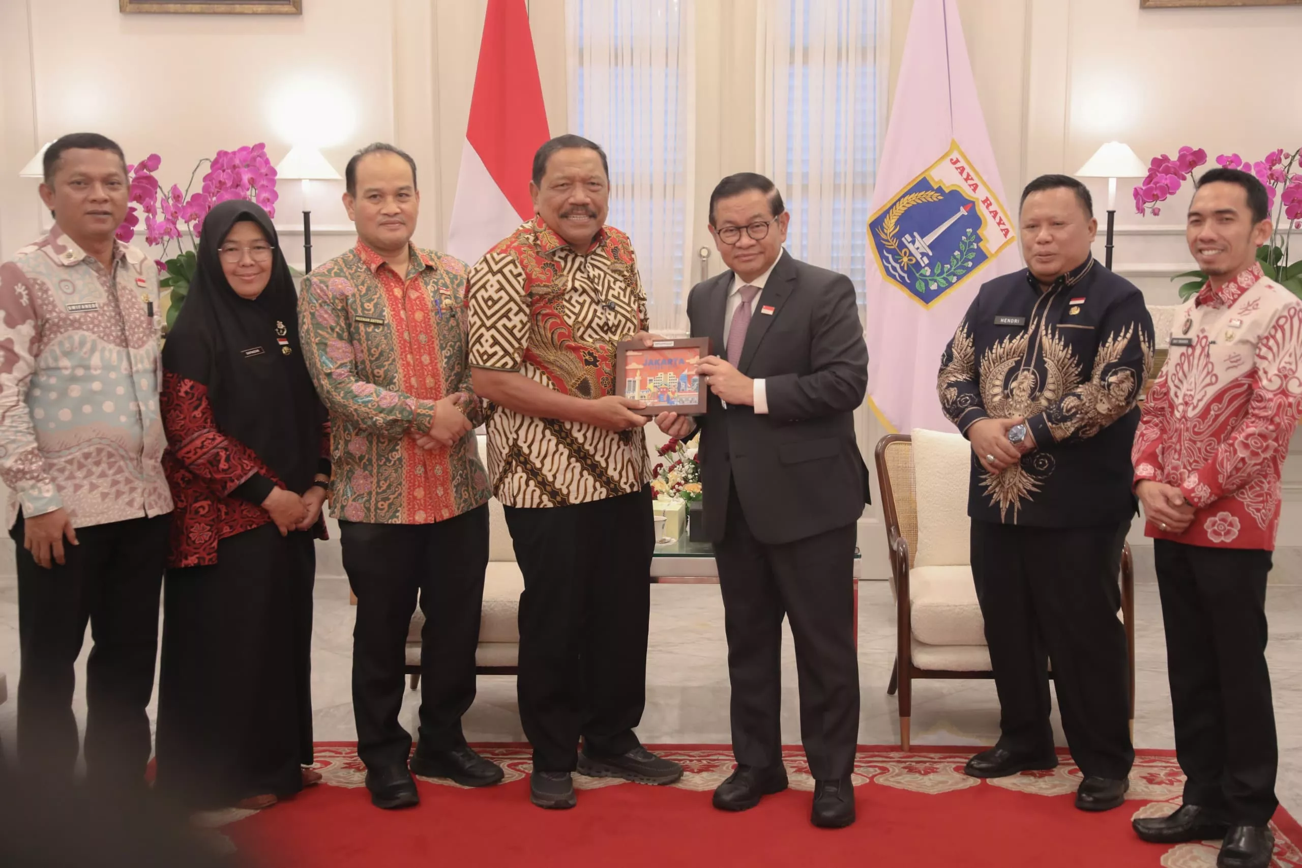 Temui Gubernur DKI, Wagub Mian Jajaki Hibah Barang untuk Kebutuhan Daerah