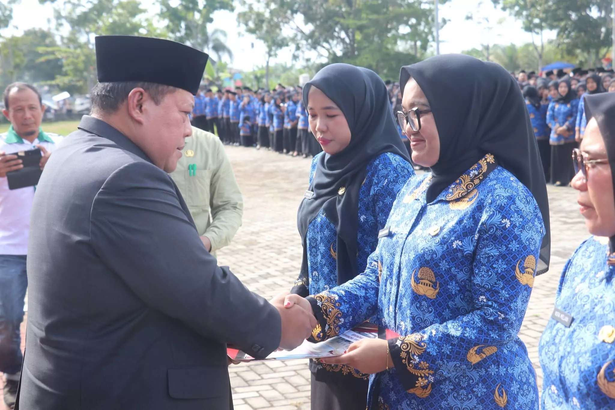 1.873 Honorer Dilantik Bupati Choirul Huda Jadi PPPK Paruh Waktu