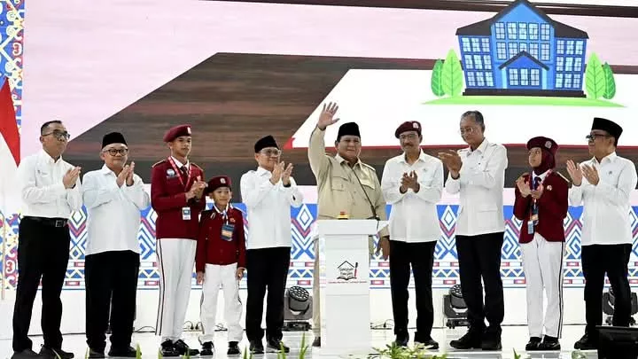 Resmikan 166 Sekolah Rakyat, Presiden Prabowo Tegaskan Komitmen Putus Rantai Kemiskinan Ekstrem
