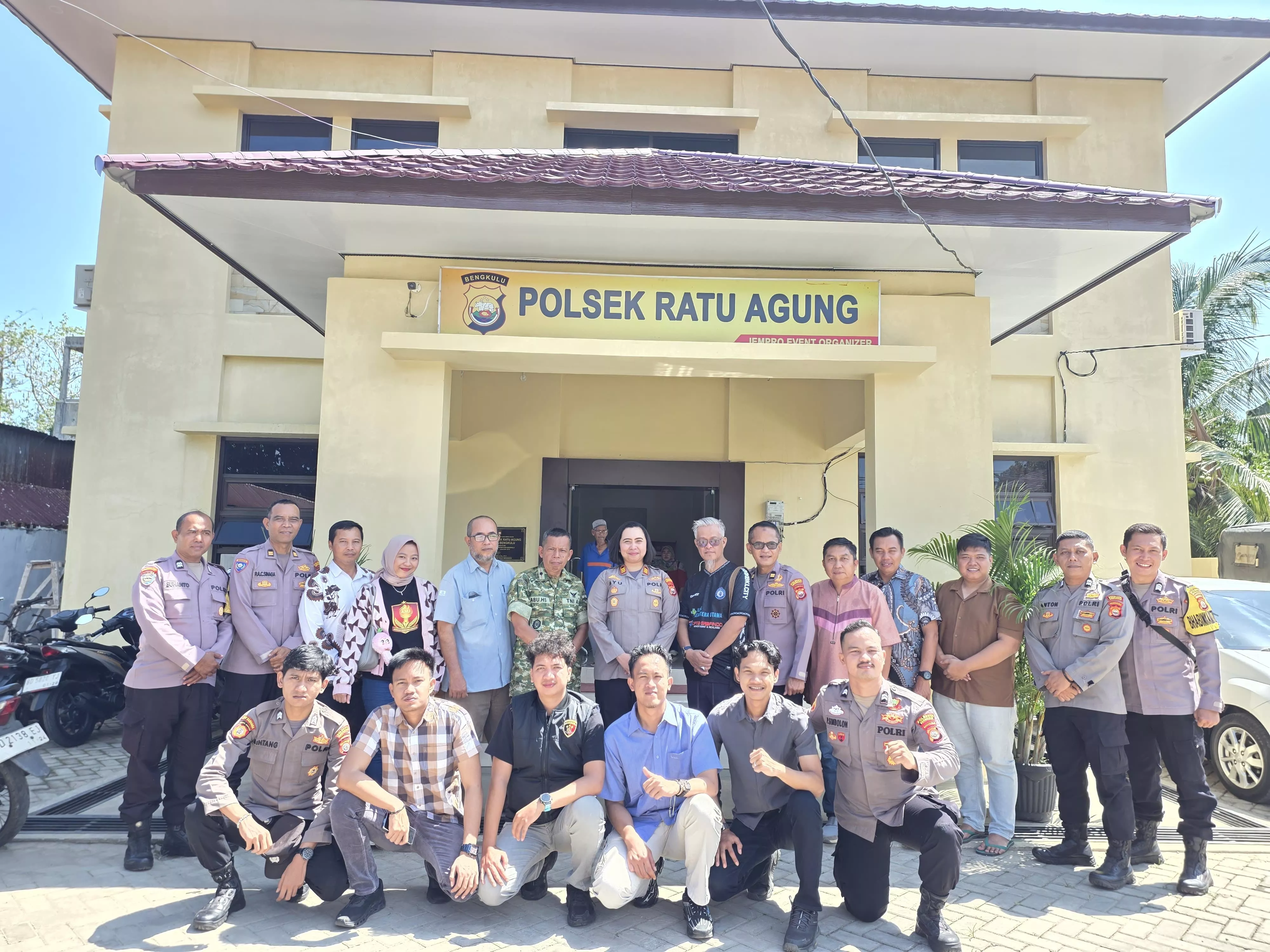 Syukuran Hari Bhayangkara ke-80, Polsek Ratu Agung Perkuat Sinergitas Bersama Tripika dan Rayakan Kenaikan Pangkat Personel