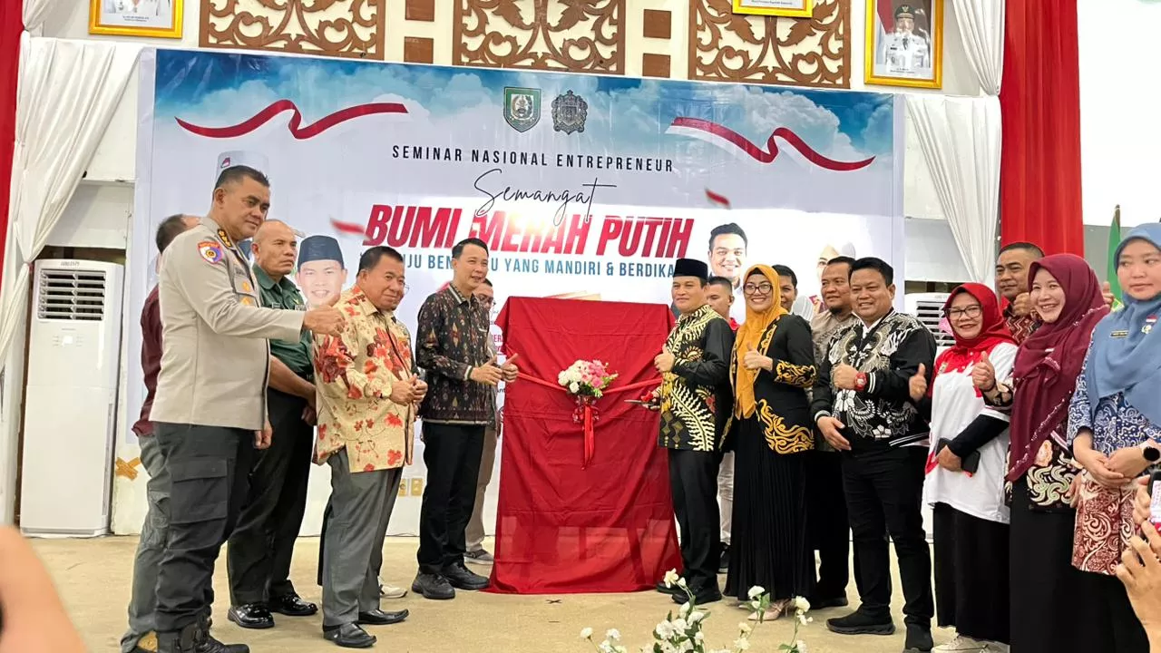 Helmi Hasan Luncurkan Buku Bumi Merah Putih yang Terlupakan, Bengkulu Tegaskan Jejak Sejarah dan Semangat Berdikari