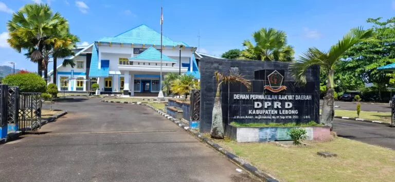 Gedung Paripurna DPRD Lebong Direhabilitasi, DPRD Tekankan Kualitas Pekerjaan