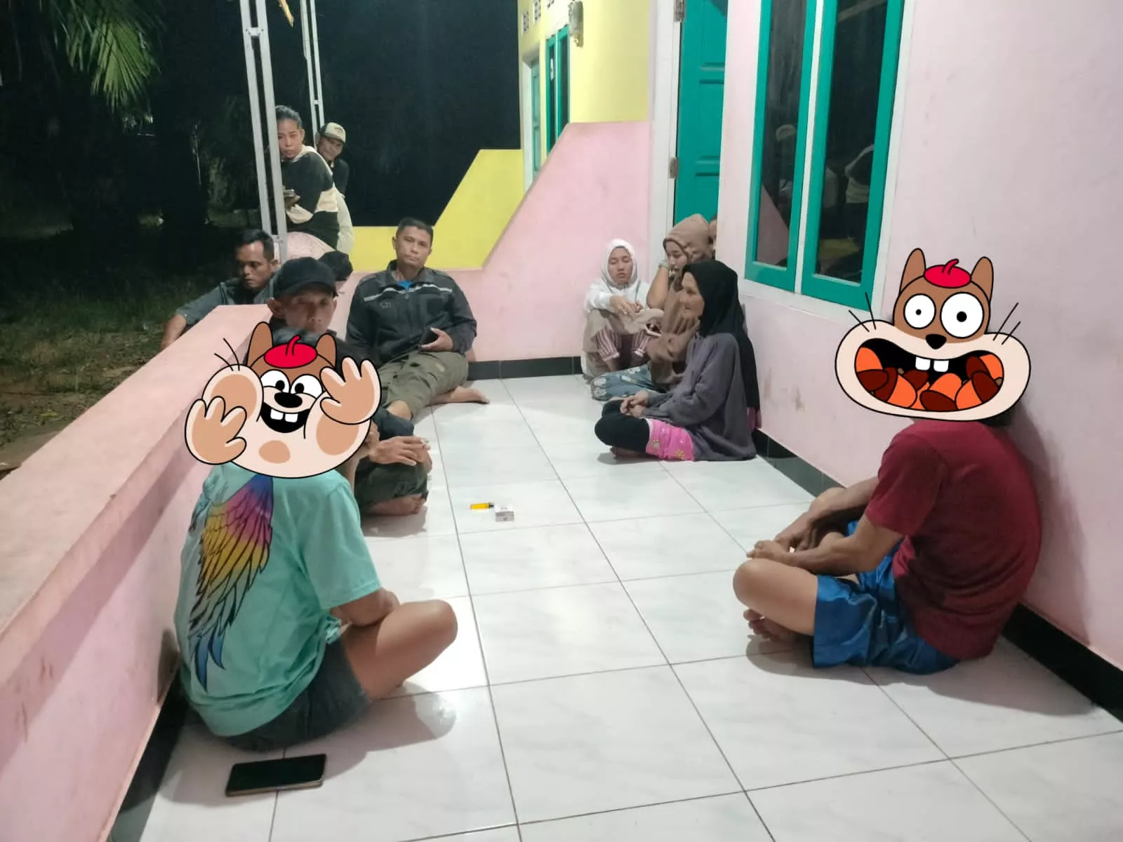 Suami Jarang Pulang, Ternyata Tinggal dengan Wanita Lain