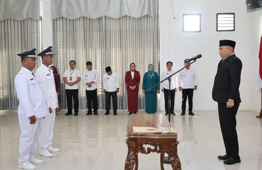 Dua Kades Antar Waktu Dilantik, Bupati Tekankan Amanah dan Kepercayaan Masyarakat