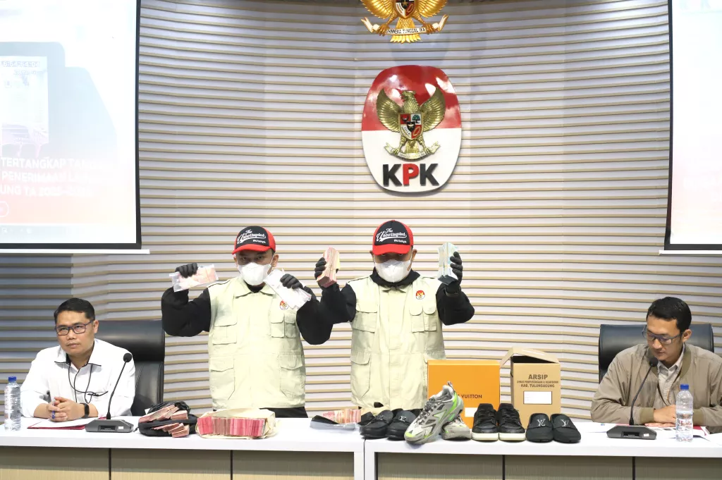 Bupati Tulungagung Gatut Sunu Wibowo Jadi Tersangka, Diduga Minta Setoran Rp5 Miliar!