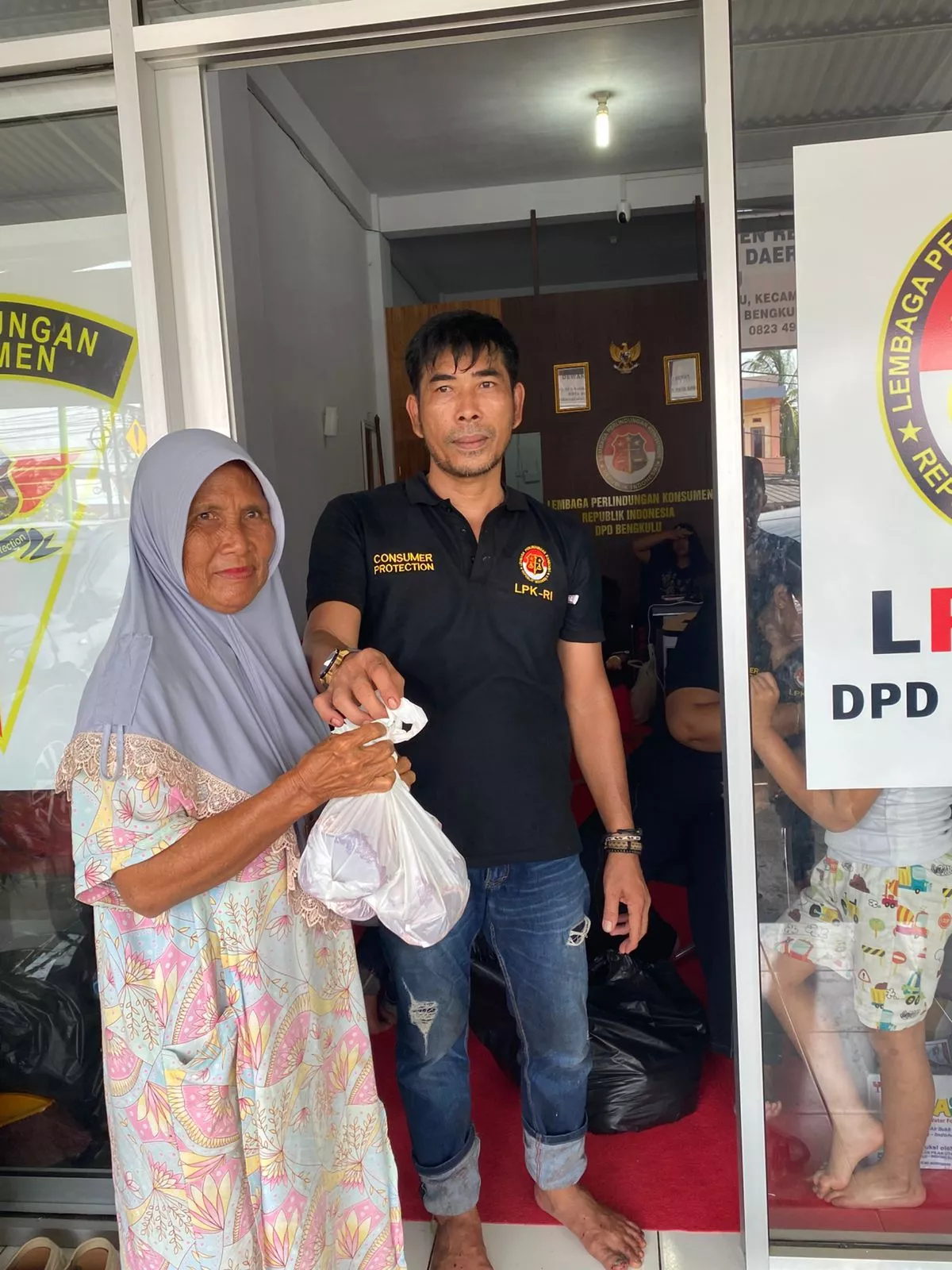 LPK RI DPD Bengkulu Salurkan 315 Kantong Sapi Kurban Ke Warga