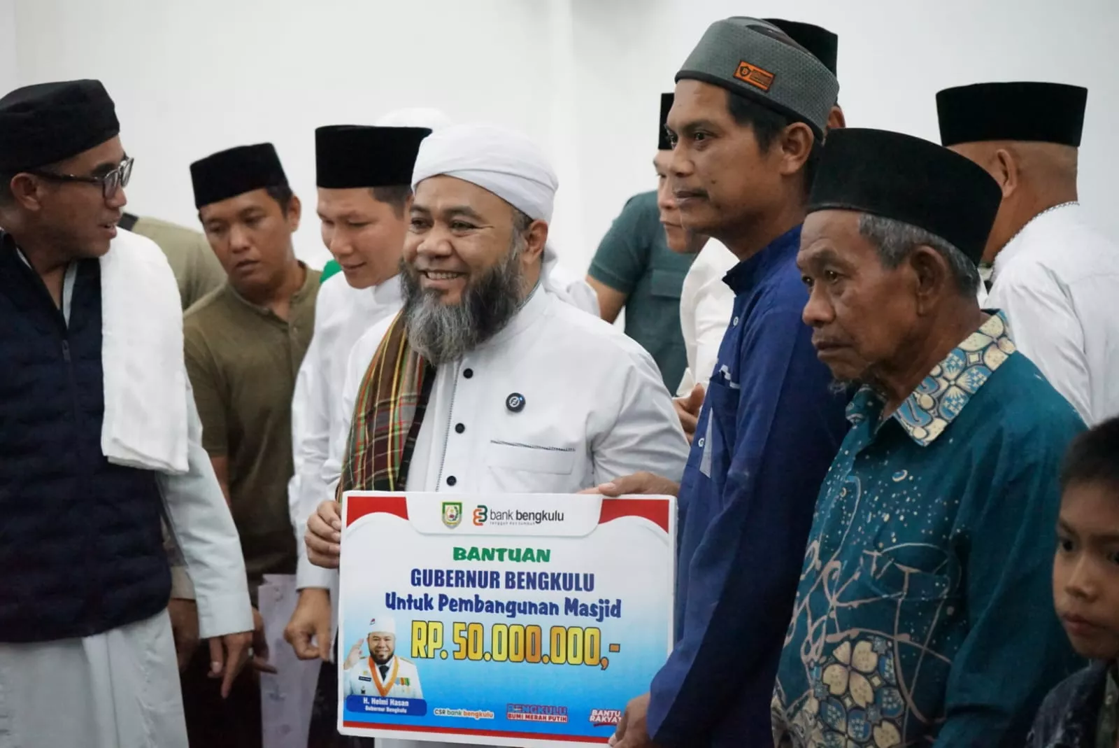 Safari Ramadan di Tangsi Baru, Gubernur Helmi Hasan Tambah 10 Ambulans untuk Kepahiang