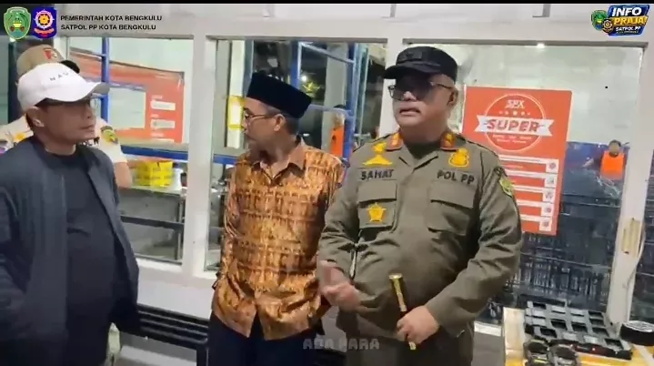 Diduga Ganggu Warga dengan Aktivitas Hingga Dini Hari, Gudang Jasa Pengiriman di Pagar Dewa Didatangi Satpol PP