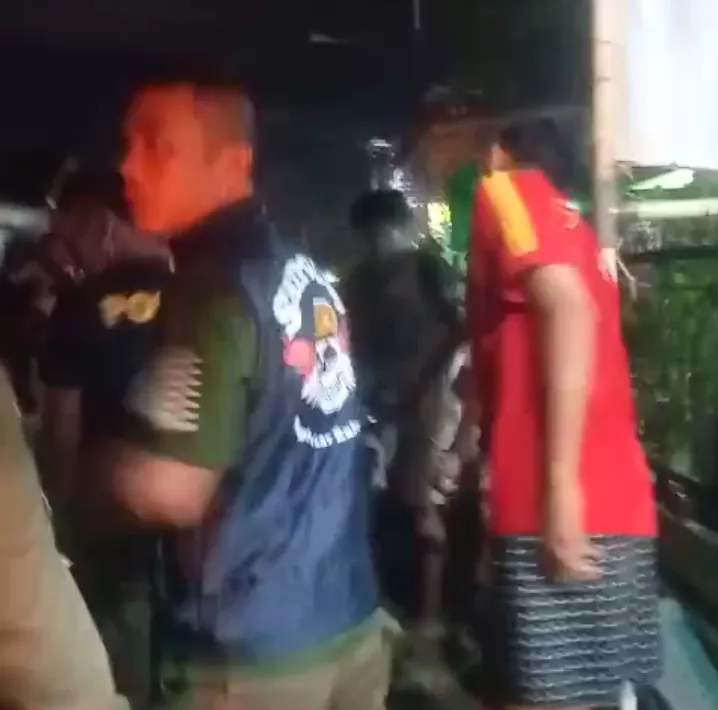Satpol PP Kota Bengkulu Bubarkan Kerumunan Warga yang Ganggu Ketertiban di Kebun Tebeng