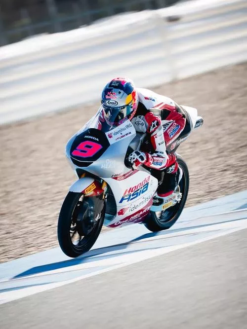 Sejarah Baru! Veda Ega Pratama Jadi Pembalap RI Pertama Podium Moto3