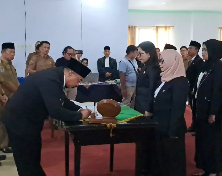 Sekda Rejang Lebong Lantik Kepala Bappeda dan 23 Kepsek, Anggaran Dipangkas Hingga 60 Persen