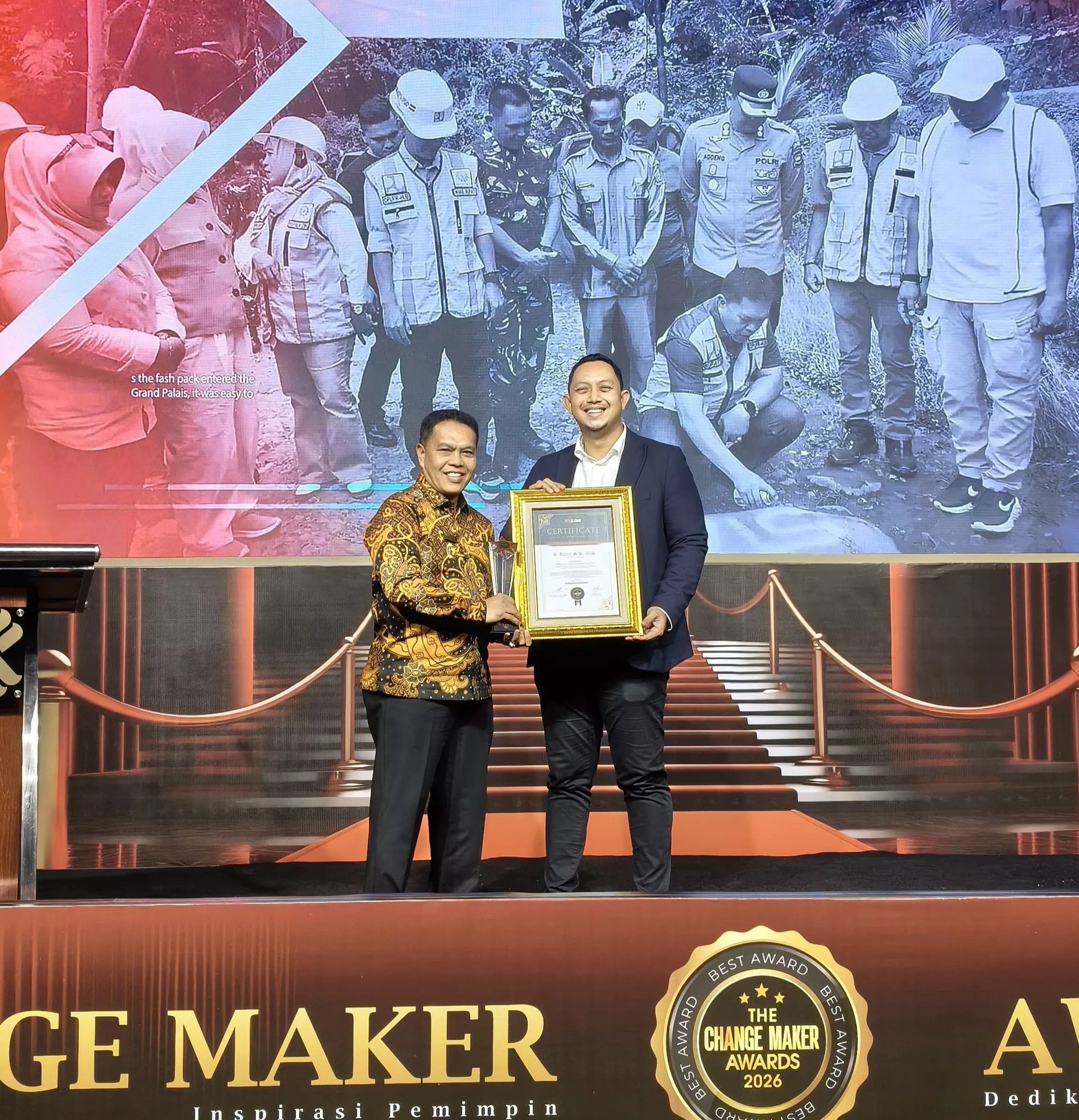Azhari Cetak Prestasi Nasional, Dua Penghargaan Bergengsi Dibawa Pulang