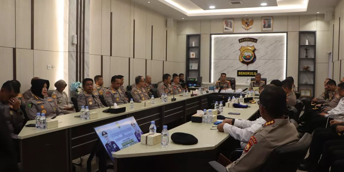 Estafet Kepemimpinan Dimulai! Kapolda Bengkulu Pimpin Penyerahan Memori Jabatan, Soliditas Jajaran Jadi Sorotan