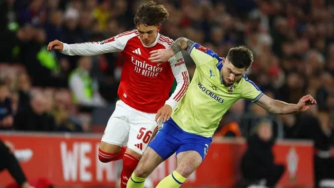 Arsenal Gagal Total: Dua Kekalahan Beruntun, Dua Trofi Melayang
