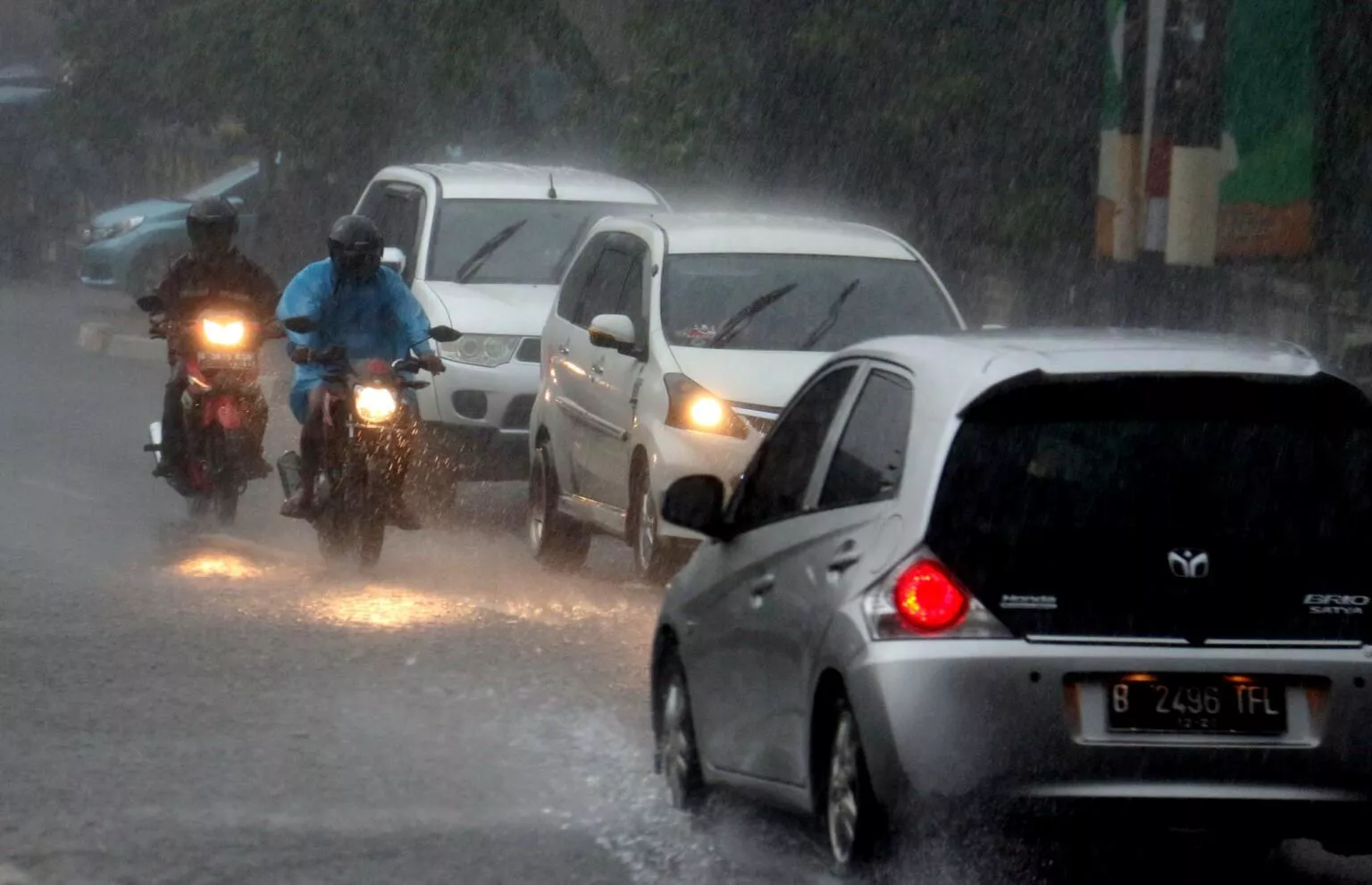 Hari Kedua Lebaran, BMKG Peringatkan Hujan Lebat Disertai Petir di Sejumlah Wilayah