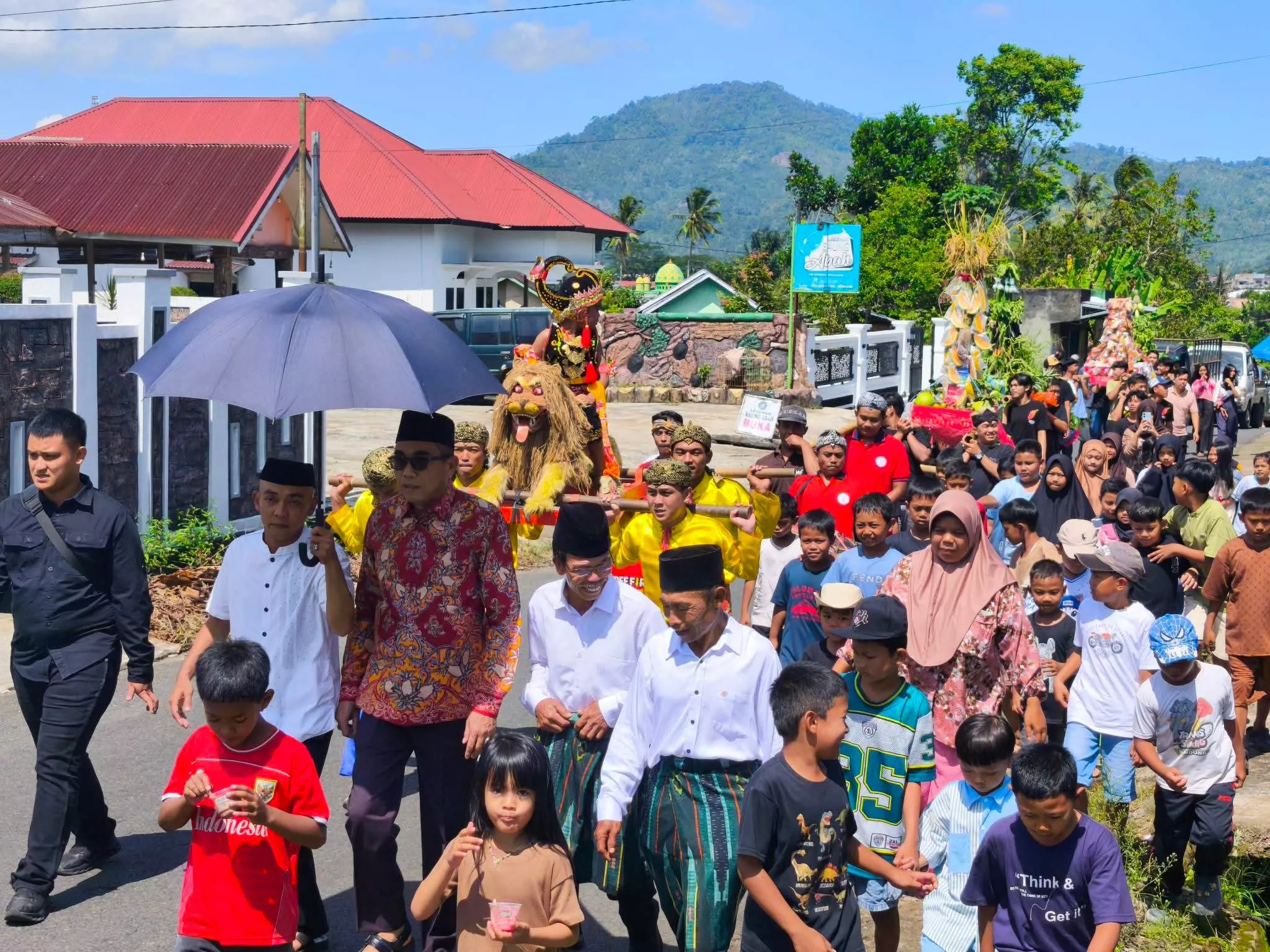 Arak-Arakan Hasil Bumi Meriahkan Sedekah Bumi Bogor Baru, Wabup Kepahiang: Jangan Sampai Tradisi Ini Hilang