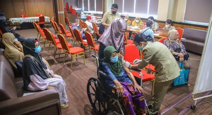 Vaksinasi Jemaah Haji Dimulai, Puskesmas Layani Puluhan Peserta