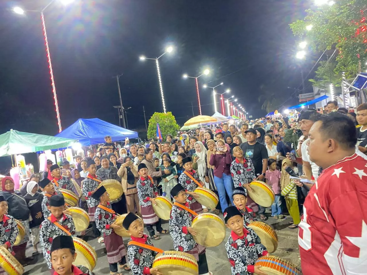 Malam Berbinar Bengkulu Tengah Pecah! Penampilan Sarafal Anam Anak Muda Merigi Kelindang Bikin Bupati Bangga