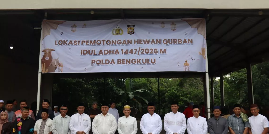 Iduladha Penuh Kepedulian! Polda Bengkulu Sembelih 18 Sapi dan 6 Kambing, Daging Dibagikan ke Warga