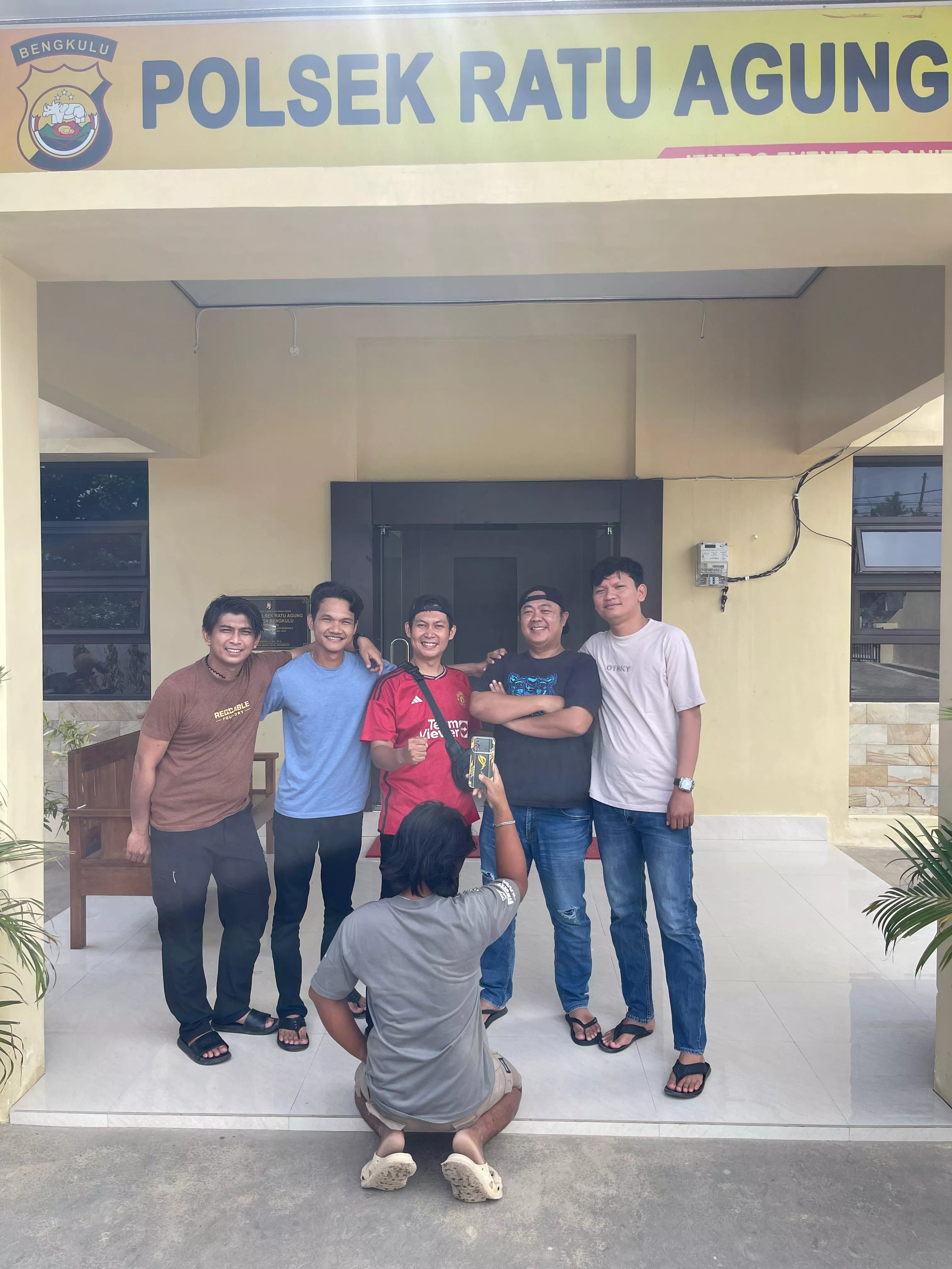 HP Pelanggan Raib di Toko Pakan Ayam, Tim Macan Ratu Bekuk Terduga Pelaku di Lokasi Bangunan