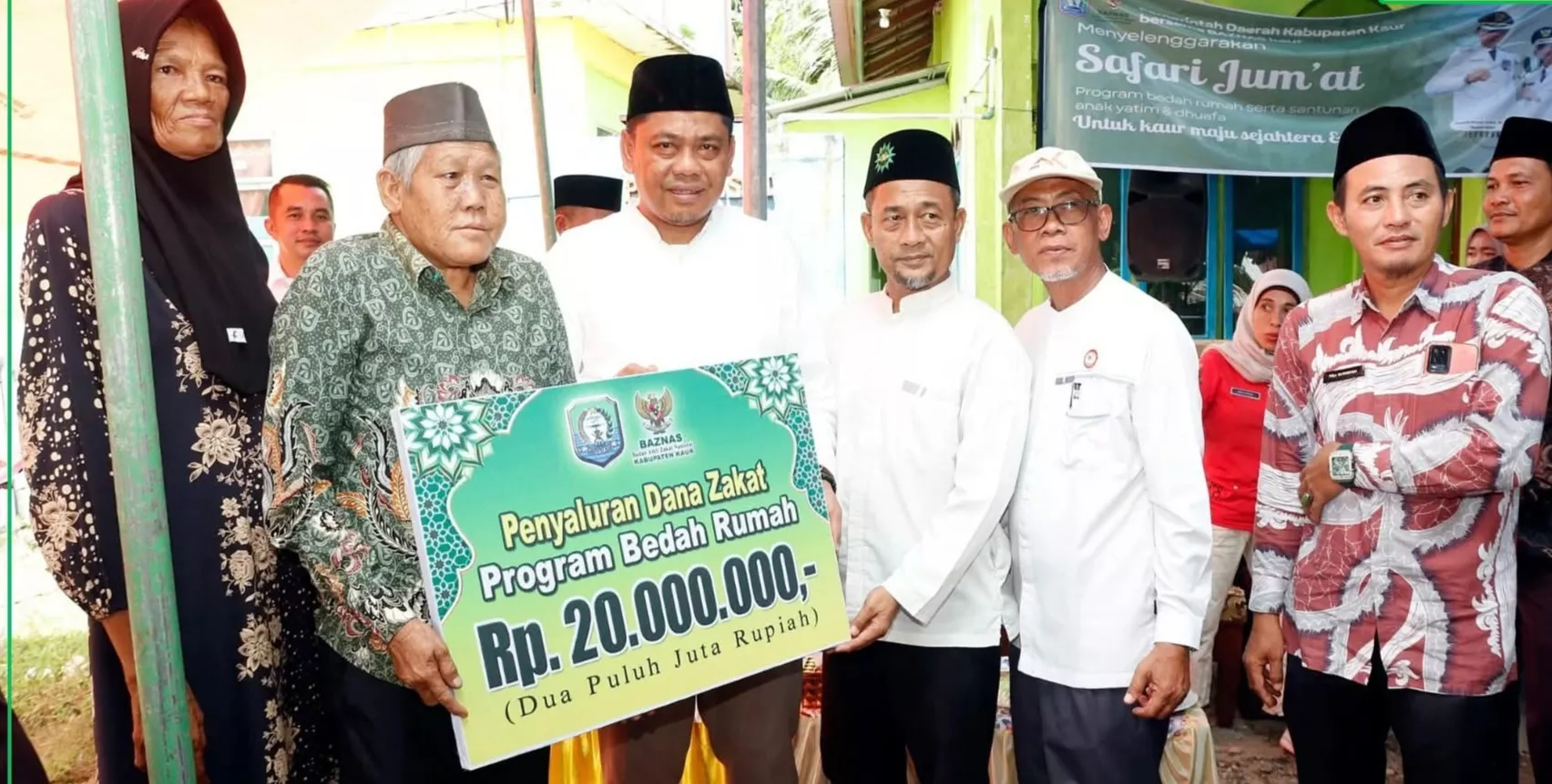 Safari Jumat Perdana 2026, Sekda Kaur Turun Langsung: Zakat ASN Jadi Rumah Layak dan Harapan Baru