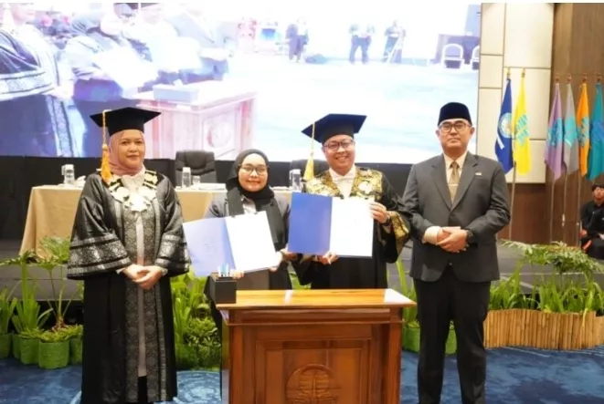 Ratusan Lulusan UT Bengkulu Dikukuhkan, Energi Baru untuk Pembangunan Daerah