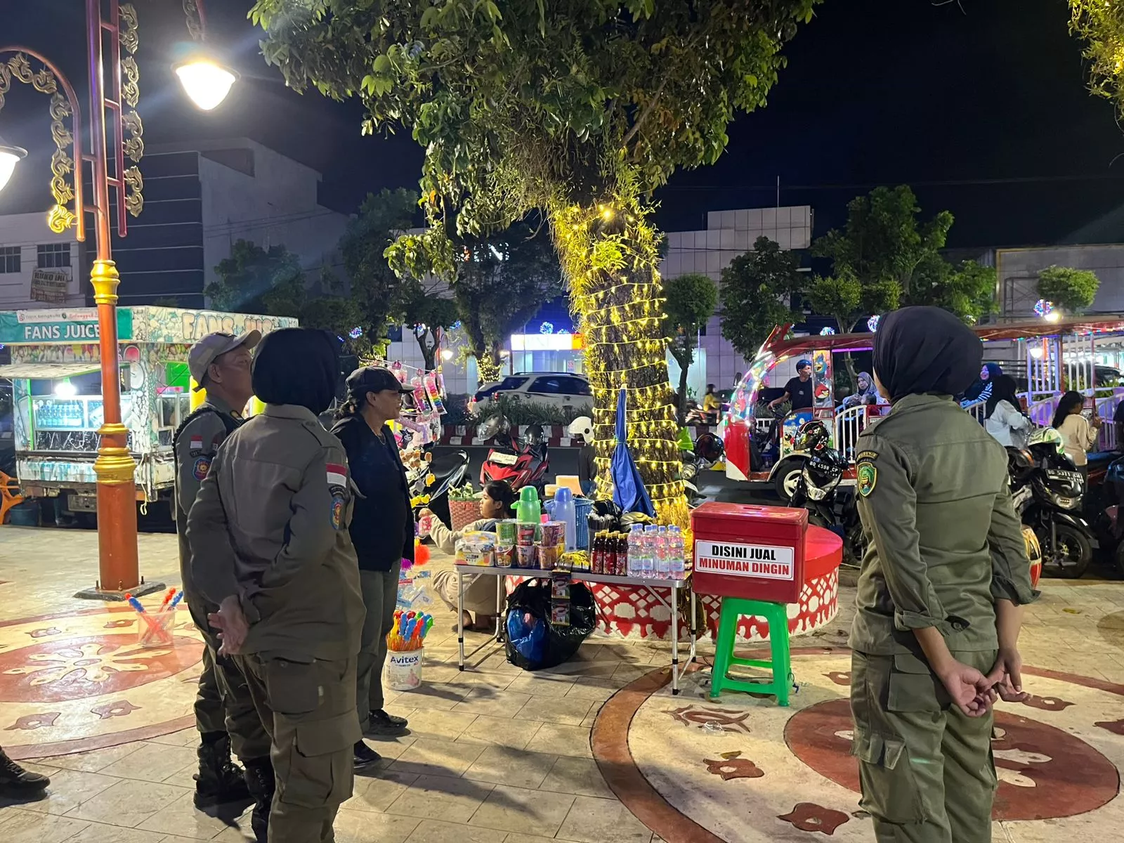 Satpol PP Kota Bengkulu Tertibkan Pedagang dan Juru Parkir di Kawasan Belungguk Point