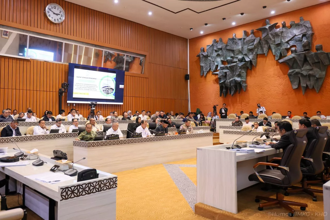 BMKG Ingatkan Potensi Hujan Saat Mudik Lebaran 2026, DPR Minta Informasi Cuaca Disampaikan Masif