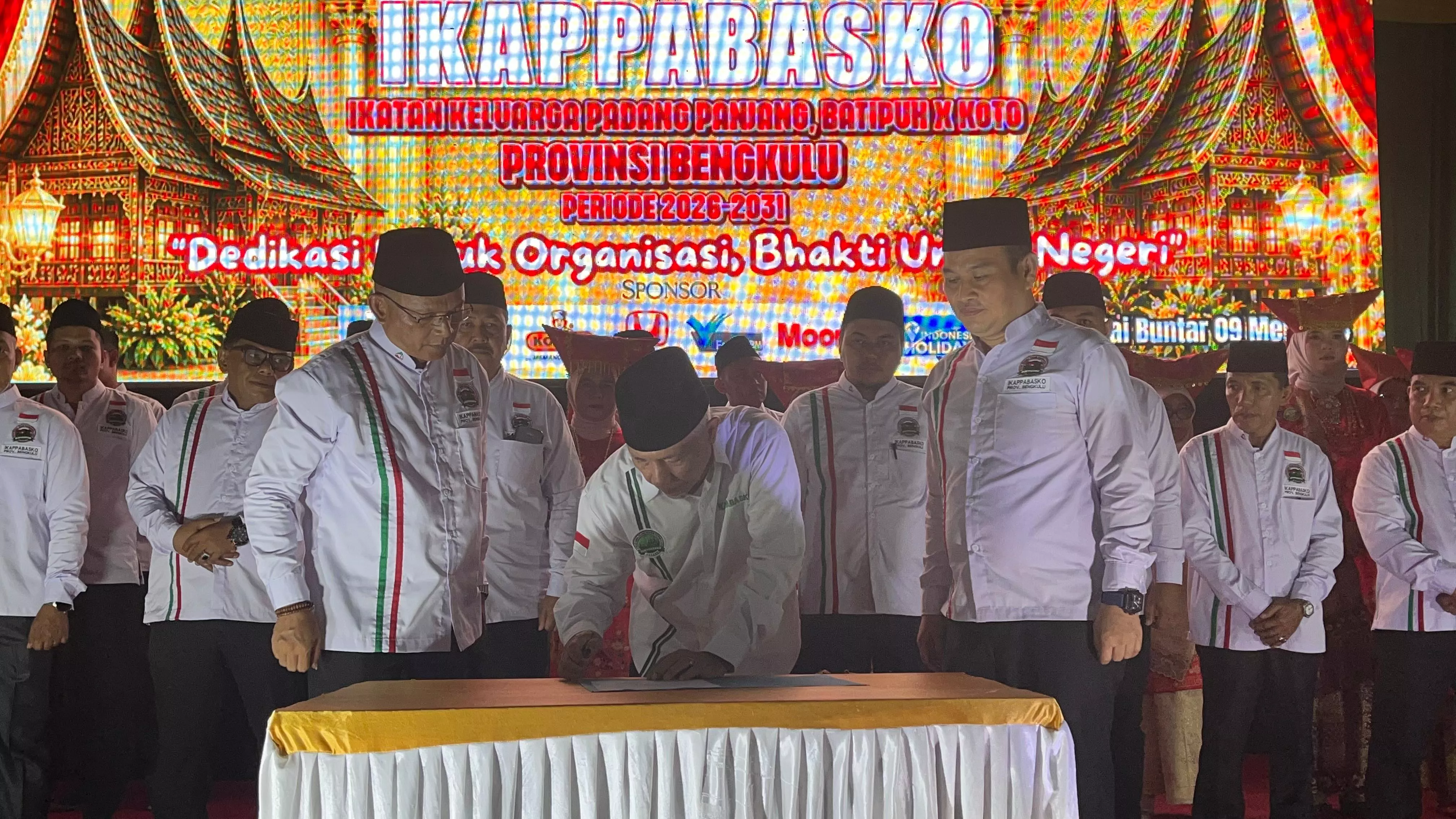 Dilantik di Balai Buntar, Pengurus IKAPPABASKO Bengkulu Siap Perkuat Solidaritas Perantau Minang