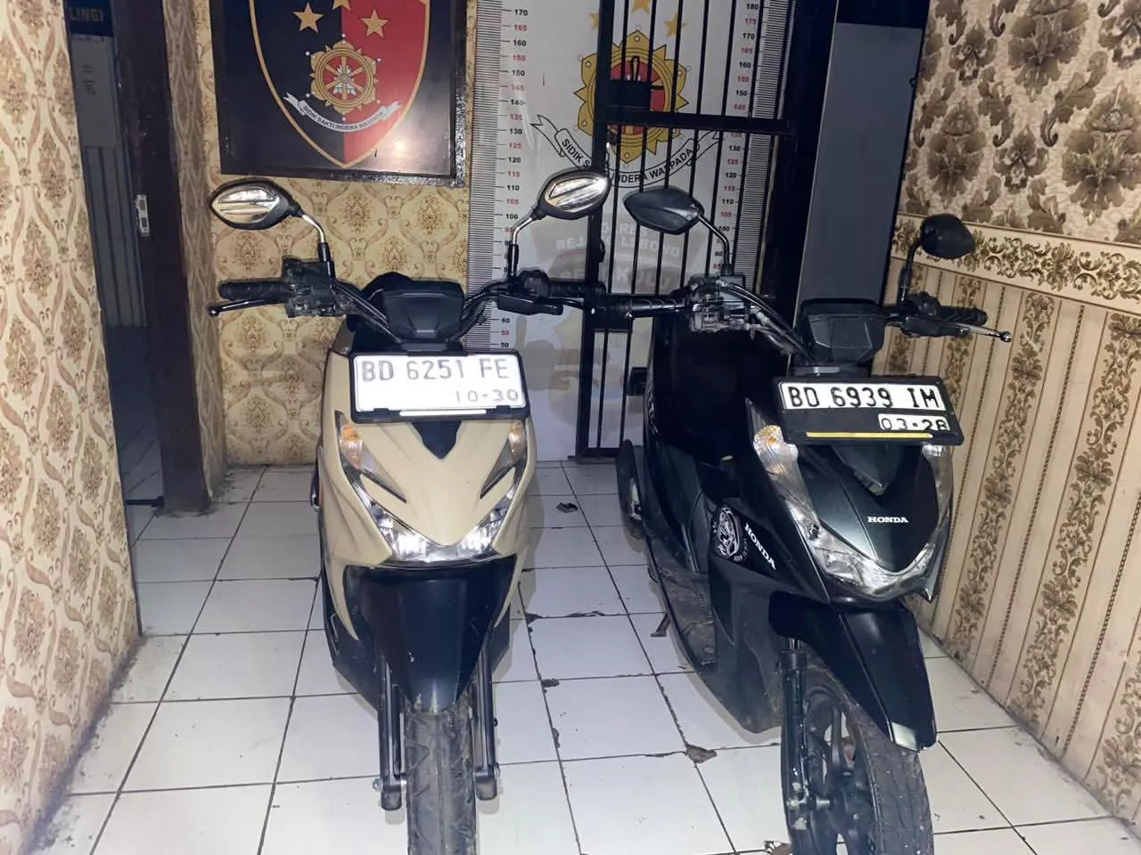 Polsek Sindang Kelingi Geledah Rumah Terduga Pelaku Curas, Motor Diamankan