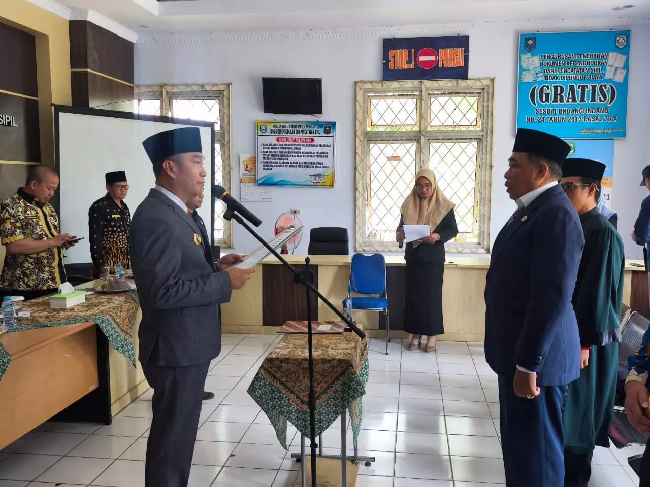 Bupati Kepahiang Resmi Lantik Sekretaris Dukcapil Baru, Langsung Beri Pesan Tegas Soal Integritas dan Pelayanan