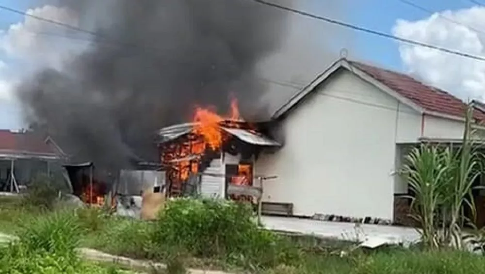 Kebakaran di Sebangau, Dua Kali Dentuman Bikin Pemilik Bangunan Berhamburan ke Luar Rumah 