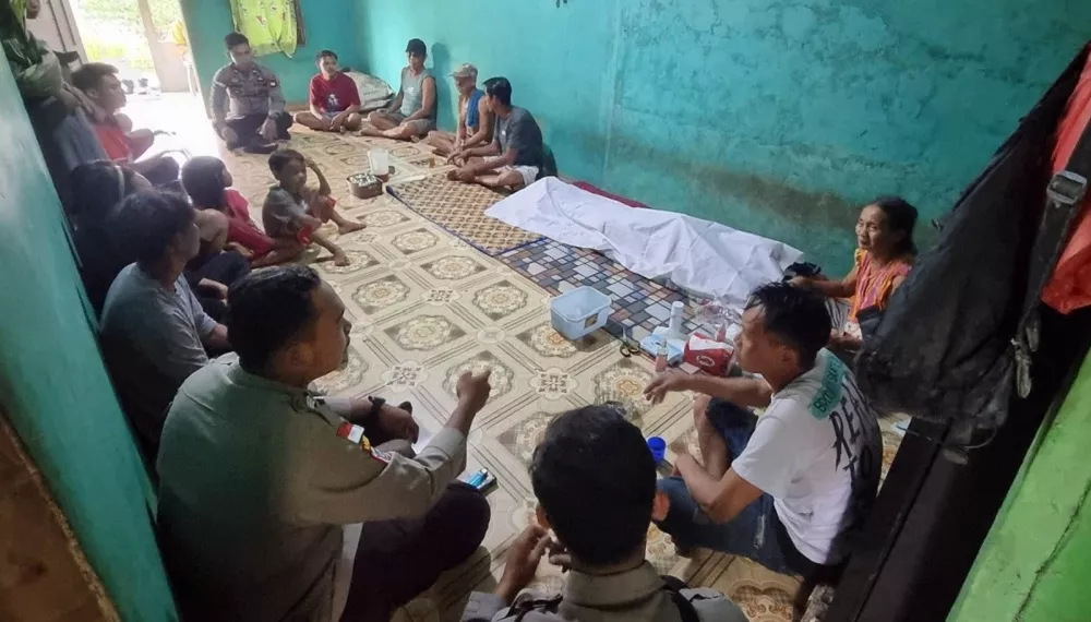 Duka di Balik Penemuan Mayat di Sekayam, Jasad Baran Ditemukan Putra Kandungnya Sendiri