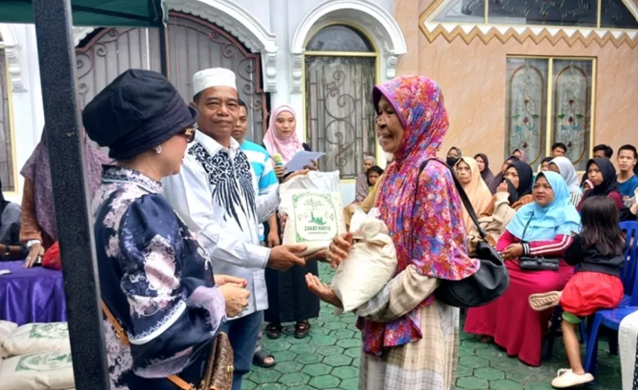  Haji Tajeri dan Keluarga Salurkan 500 Kupon Zakat Harta